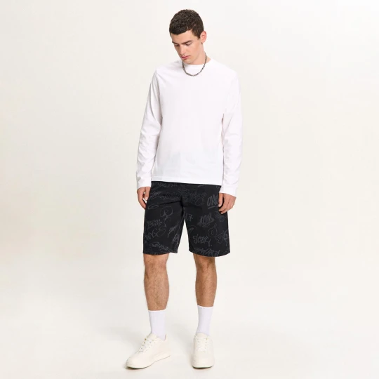Zdjęcie produktu Cropp - Jeansowe szorty baggy z napisami - czarny