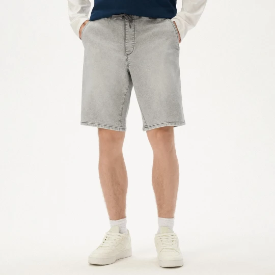 Zdjęcie produktu Cropp - Jeansowe szorty jogger z efektem sprania - jasny szary