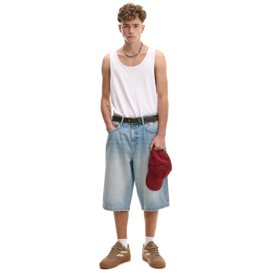 Zdjęcie produktu Cropp - Jeansowe szorty skater z efektem sprania - niebieski