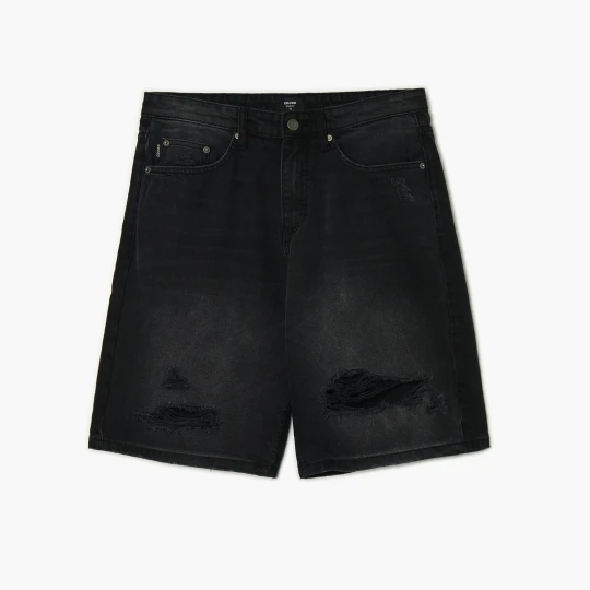 Zdjęcie produktu Cropp - Jeansowe szorty z postrzępionymi nogawkami - czarny