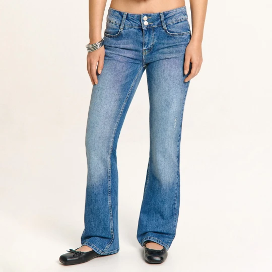 Zdjęcie produktu Cropp - Jeansy bootcut z efektem sprania i skrzydłami - niebieski