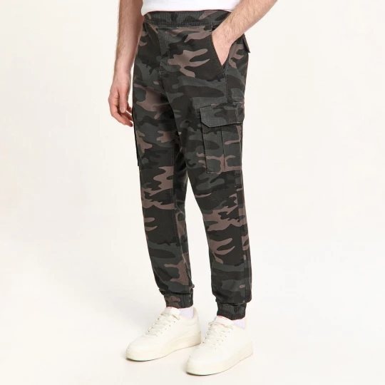 Zdjęcie produktu Cropp - Joggery moro z kieszeniami cargo - wielobarwny