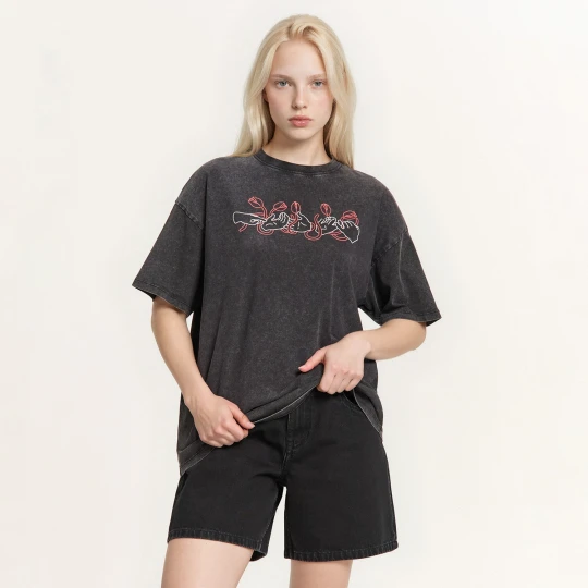 Zdjęcie produktu Cropp - Koszulka oversize z autorskim nadrukiem - czarny