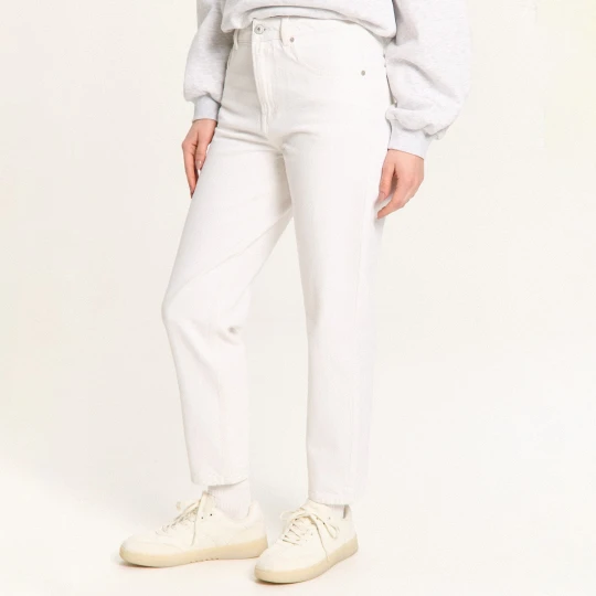 Zdjęcie produktu Cropp - Kremowe jeansy mom z efektem sprania - kremowy