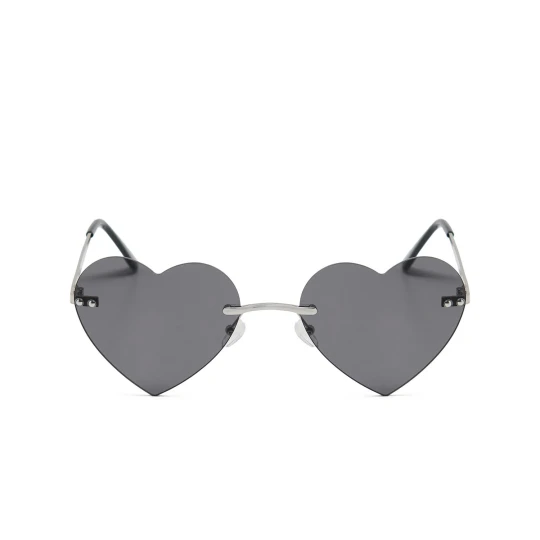 Zdjęcie produktu Cropp - Okulary przeciwsłoneczne w kształcie serca - czarny