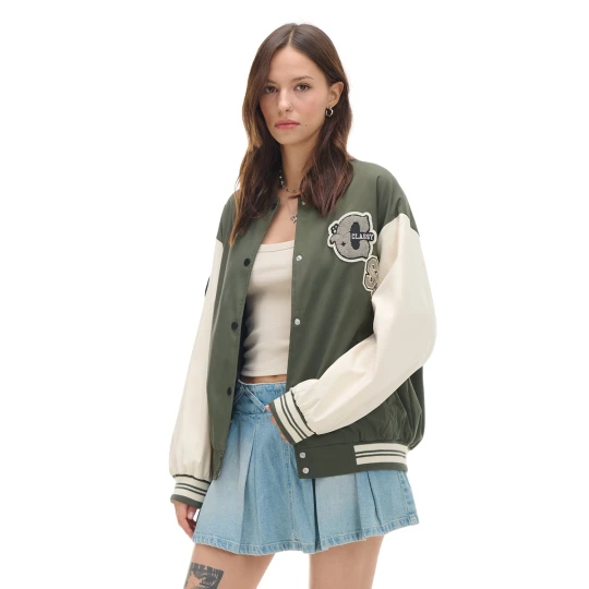 Zdjęcie produktu Cropp - Oliwkowa kurtka bomber z naszywkami - zielony