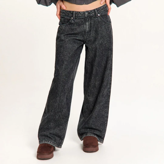 Zdjęcie produktu Cropp - Sprane jeansy boyfriend loose - czarny