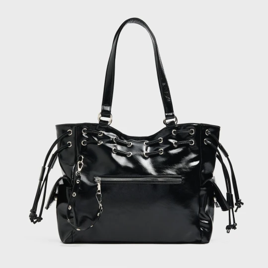 Zdjęcie produktu Cropp - Torba shopper z lakierowanym wykończeniem - czarny