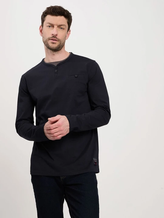 Zdjęcie produktu Cross Jeans Koszulka w kolorze granatowym rozmiar: M