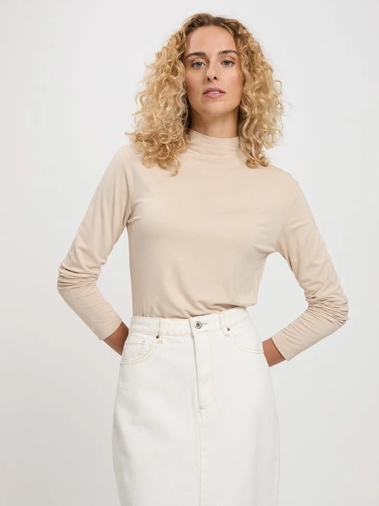 Zdjęcie produktu Cross Jeans Koszulka w kolorze kremowym rozmiar: M