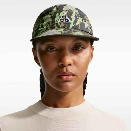 Zdjęcie produktu Czapka o nieusztywnianej konstrukcji Nike ACG Fly - Brązowy