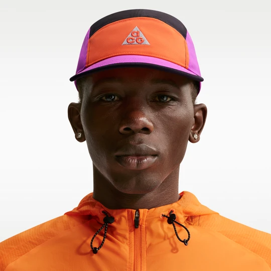 Zdjęcie produktu Czapka o nieusztywnianej konstrukcji Nike ACG Fly - Pomarańczowy