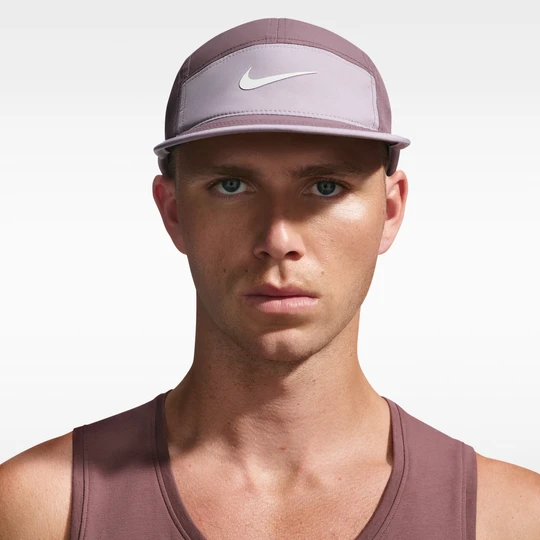 Zdjęcie produktu Czapka o nieusztywnianej konstrukcji Swoosh Nike Fly Dri-FIT - Fiolet