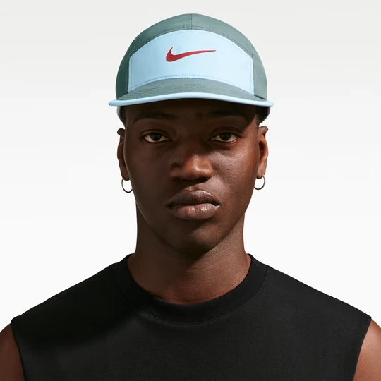 Zdjęcie produktu Czapka o nieusztywnianej konstrukcji Swoosh Nike Fly Dri-FIT - Szary