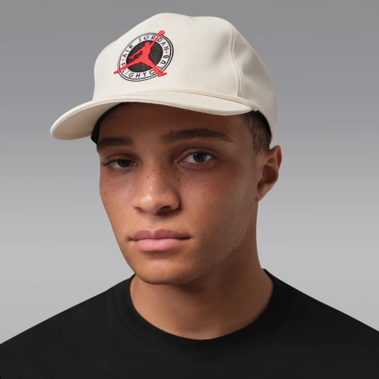 Zdjęcie produktu Czapka o nieusztywnianej konstrukcji z płaskim daszkiem Jordan Flight Club Pro - Brązowy