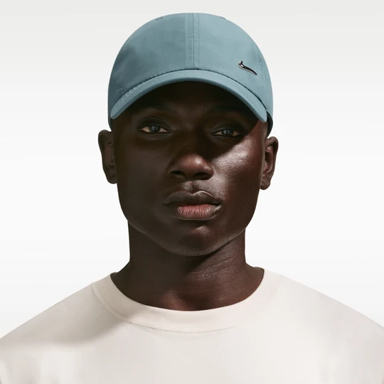 Zdjęcie produktu Czapka o nieusztywnionej konstrukcji z metalowym logo Swoosh Nike Dri-FIT Club - Szary