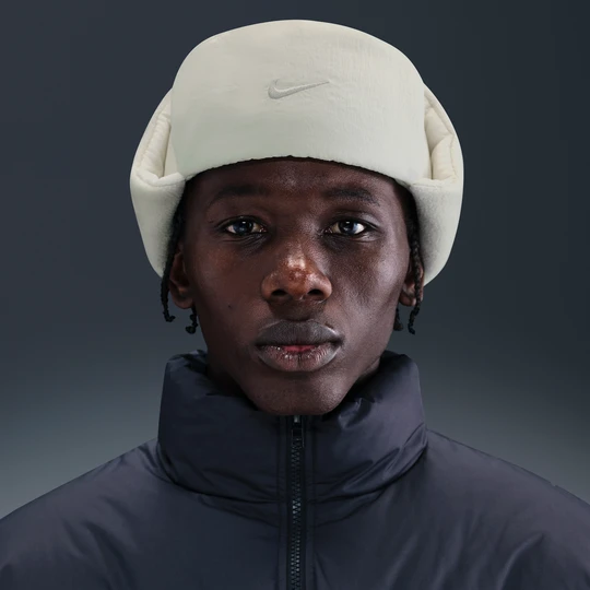 Zdjęcie produktu Czapka puchowa o nieusztywnianej konstrukcji Nike Fly Trapper - Szary