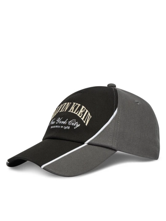Zdjęcie produktu Czapka z daszkiem Calvin Klein Two Tone Seasonal Graphic Cap LV04D5088G Czarny