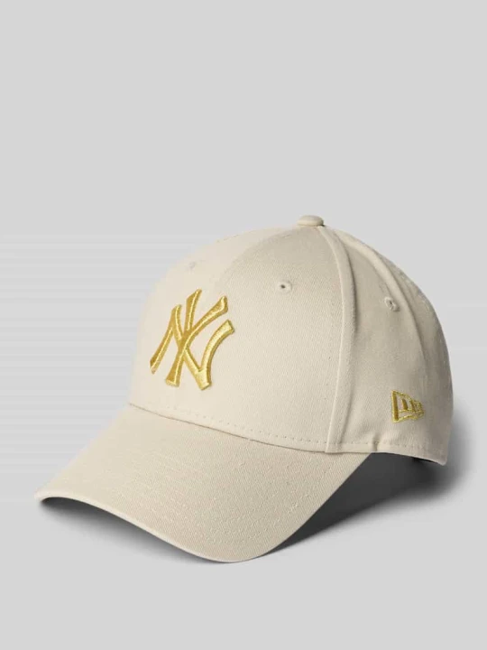 Zdjęcie produktu Czapka z daszkiem i detalem z logo New Era Beżowy