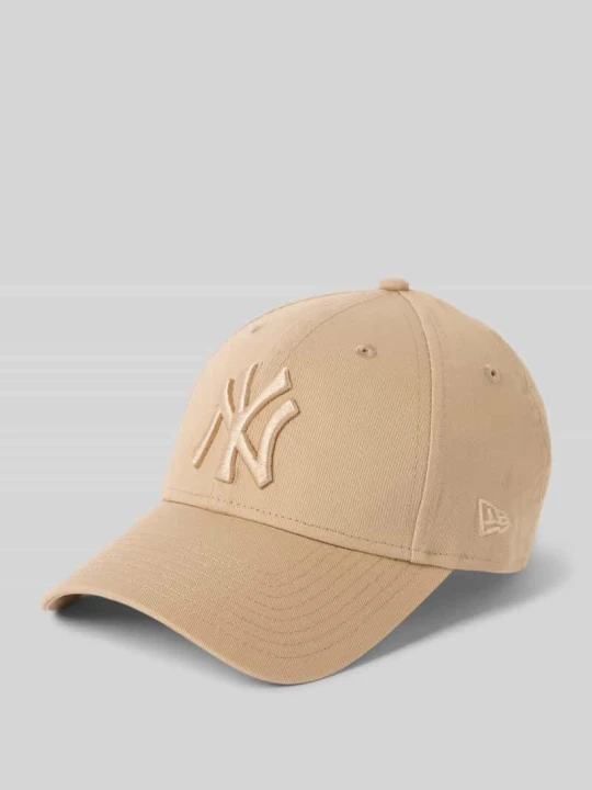 Zdjęcie produktu Czapka z daszkiem z detal z logo New Era Camel