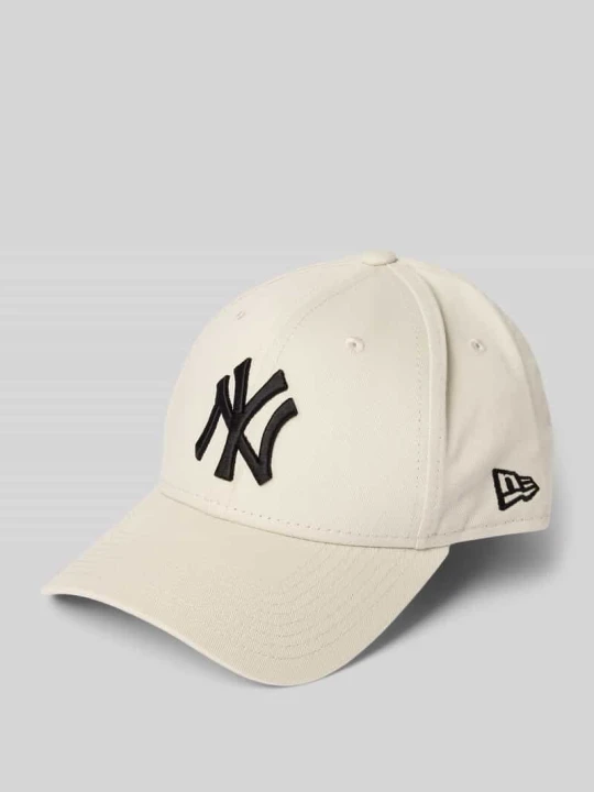 Zdjęcie produktu Czapka z daszkiem i wyhaftowanym motywem model ‘LEAGUE ESSENTIAL 9FORTY’ New Era Écru