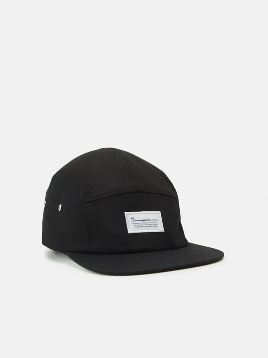 Zdjęcie produktu Czapka z daszkiem KnowledgeCotton Apparel czarny