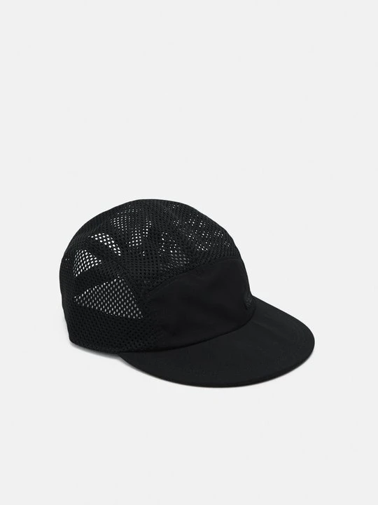 Zdjęcie produktu Czapka z daszkiem Lacoste czarny