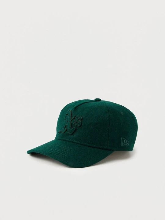 Zdjęcie produktu Czapka z daszkiem New Era ciemnozielony