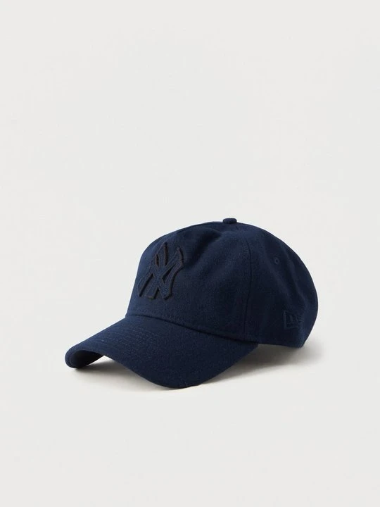 Zdjęcie produktu Czapka z daszkiem New Era granatowy