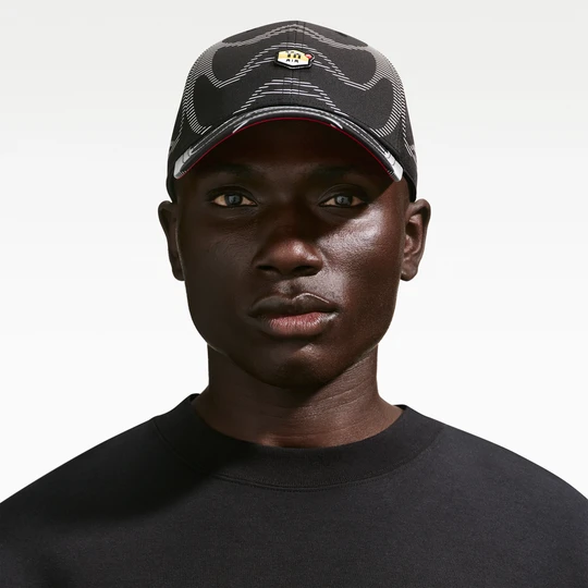 Zdjęcie produktu Czapka z daszkiem o usztywnianej konstrukcji Nike Club - Czerń