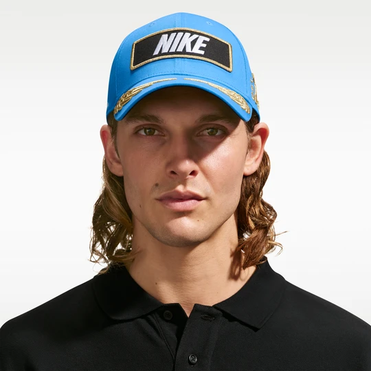 Zdjęcie produktu Czapka z daszkiem o usztywnianej konstrukcji Nike Club - Niebieski