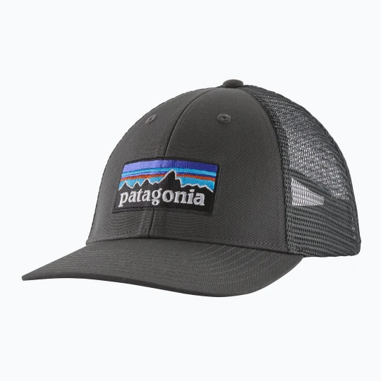 Zdjęcie produktu Czapka z daszkiem Patagonia P-6 Logo LoPro Trucker forge grey