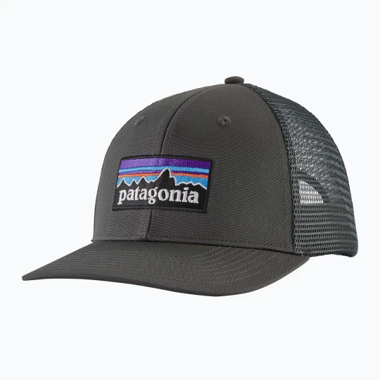 Zdjęcie produktu Czapka z daszkiem Patagonia P-6 Logo Trucker forge grey Granatowy