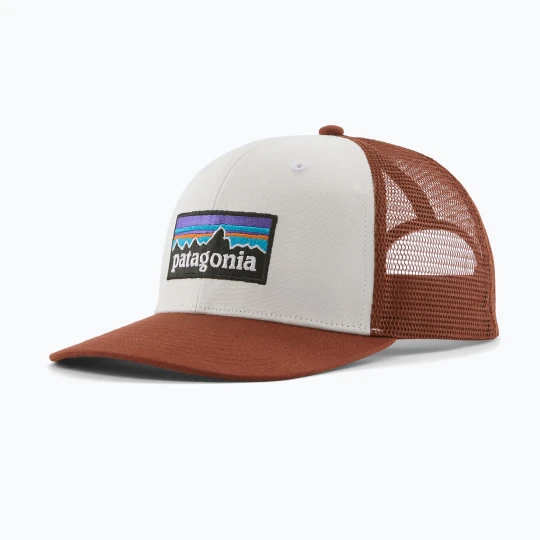 Zdjęcie produktu Czapka z daszkiem Patagonia P-6 Logo Trucker Hat white w / rusty red