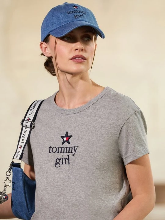 Zdjęcie produktu Czapka z daszkiem Tommy Jeans niebieski
