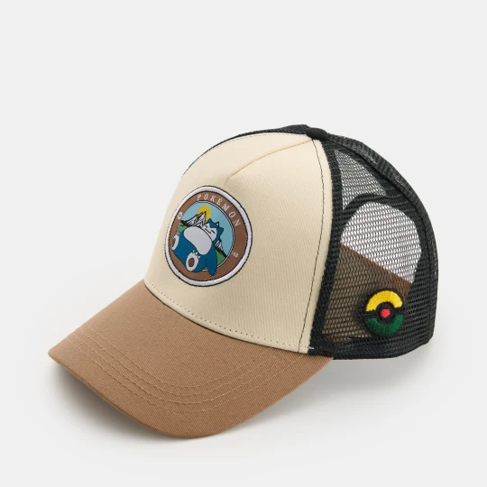 Zdjęcie produktu Czapka z daszkiem trucker hat w naszywką z Pokémonem House