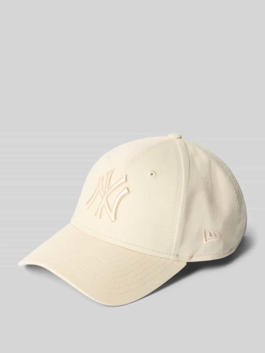 Zdjęcie produktu Czapka z daszkiem z wyhaftowanym logo New Era Złamany biały
