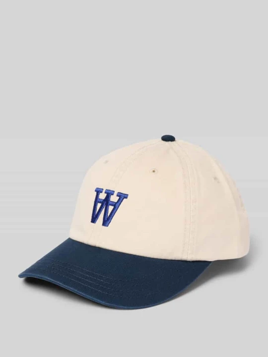 Zdjęcie produktu „Czapka z daszkiem z wyhaftowanym logo” Wood Wood Złamany biały