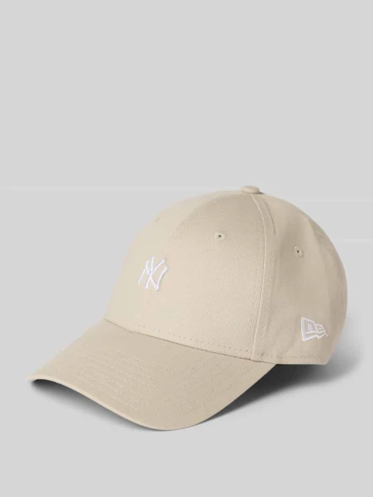 Zdjęcie produktu Czapka z daszkiem z wyhaftowanym motywem model '9FORTY' New Era Écru