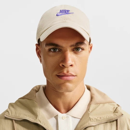 Zdjęcie produktu Czapka z efektem sprania Futura Nike Club - Brązowy