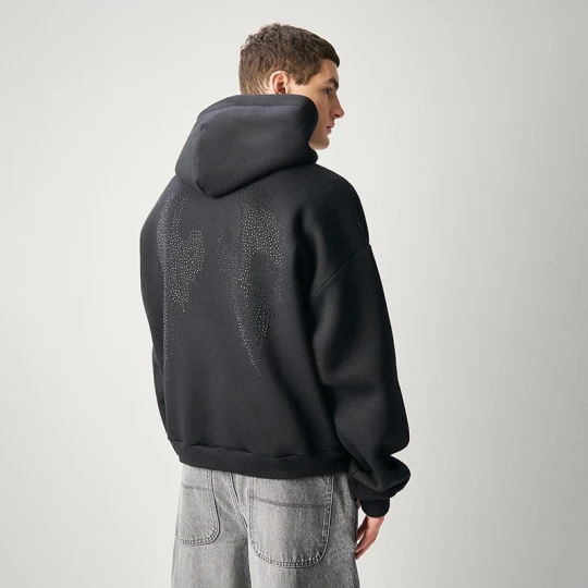 Zdjęcie produktu Czarna bluza oversize z kapturem i skrzydłami na plecach House