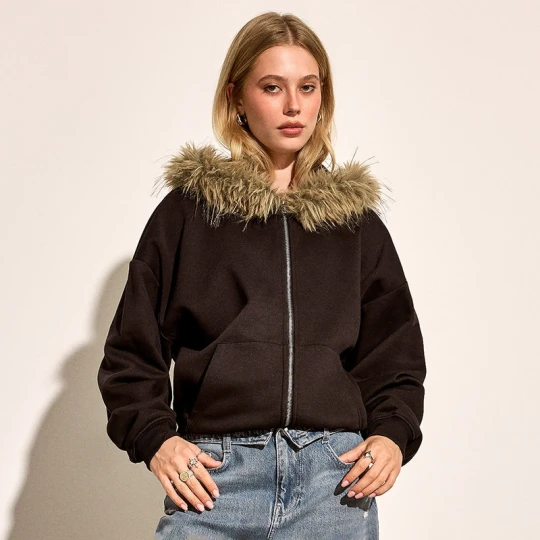 Zdjęcie produktu Czarna bluza rozpinana z odpinanym sztucznym futerkiem House