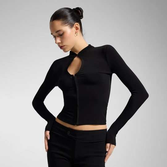 Zdjęcie produktu Czarna bluzka z długim rękawem i dekolt z wycięciem House