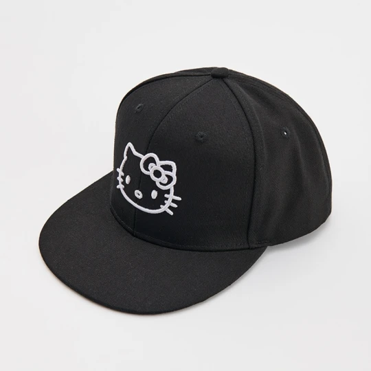 Zdjęcie produktu Czarna czapka z daszkiem full cap z haftem Hello Kitty House
