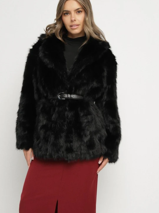 Zdjęcie produktu Czarna Elegancka Kurtka Futerko z Paskiem z Klamrą Gonne J.style