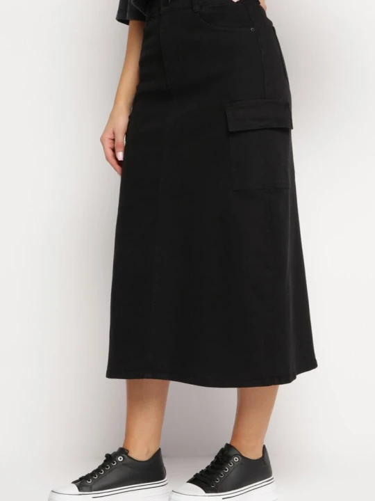 Zdjęcie produktu Czarna Jeansowa Spódnica Midi z Szerokimi Kieszeniami Varsha Hello Miss