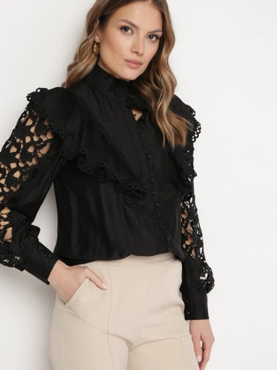 Zdjęcie produktu Czarna Koszula Ażurowa ze Stójką w Stylu Retro Radinca Elsa.m By May