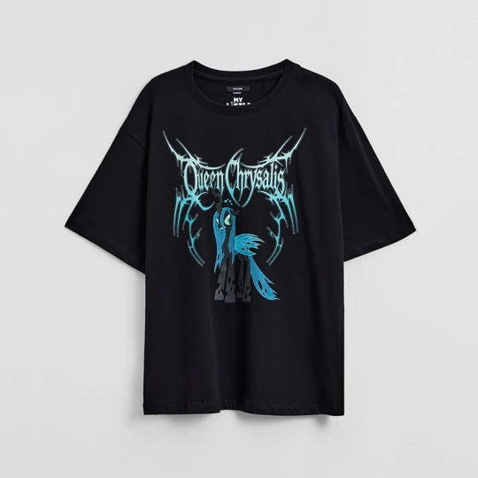 Zdjęcie produktu Czarna koszulka UNISEX z nadrukiem Queen Chrysalis My Little Pony House