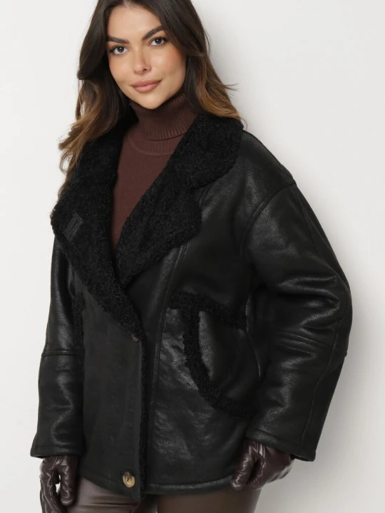 Zdjęcie produktu Czarna Kurtka Biker Oversize Zapinana na Guziki Ocieplana Futerkiem Nikiena Ann Gissy