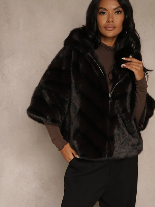 Zdjęcie produktu Czarna Kurtka Futrzana o Kroju Oversize z Kapturem i Rękawami 3/4 Titene Melya By Melody
